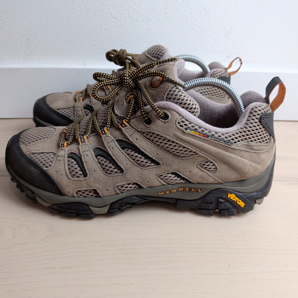 Merrell Moab Ventilator Mens 10 Hiking Shoes Walnut Vibram Sole Low Top Trail